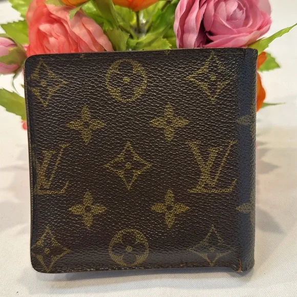 Authentic Louis Vuitton men’s wallet - Picture 2 of 12
